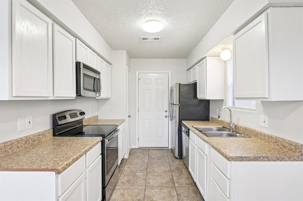 meadow oak sec 2 - Residential