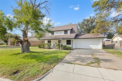 706 Commerce Street Euless TX 76040