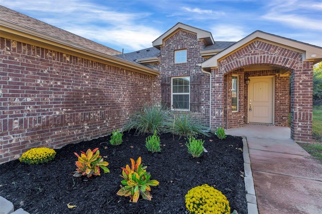 7202 Mistletoe Trail