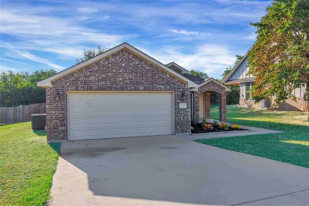 7202 Mistletoe Trail
