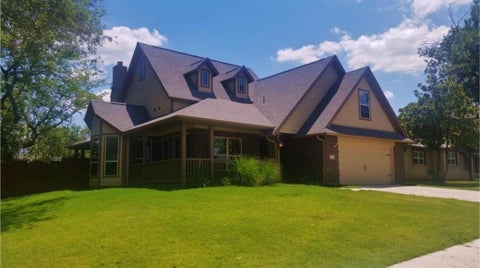Photo of 2702 Cartwright Street, Irving, TX 75062 (MLS # 21314907)
