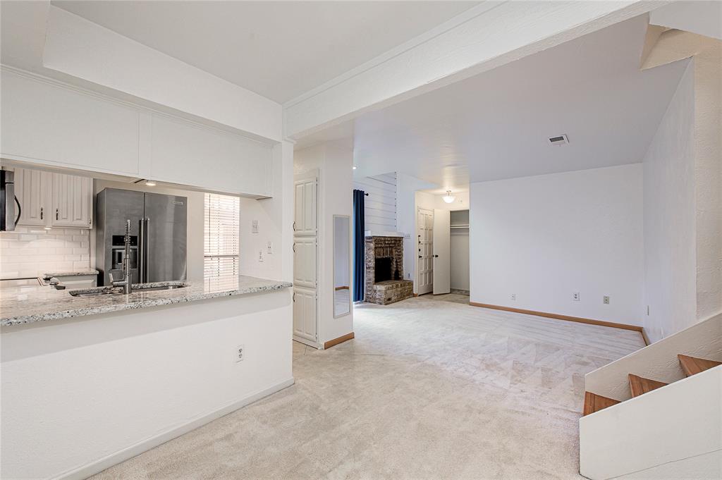 Preston Oaks Crossing Condos 01 & 02 - Residential Lease