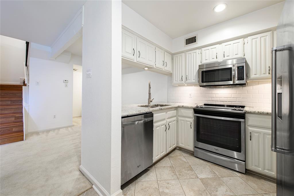 Preston Oaks Crossing Condos 01 & 02 - Residential Lease