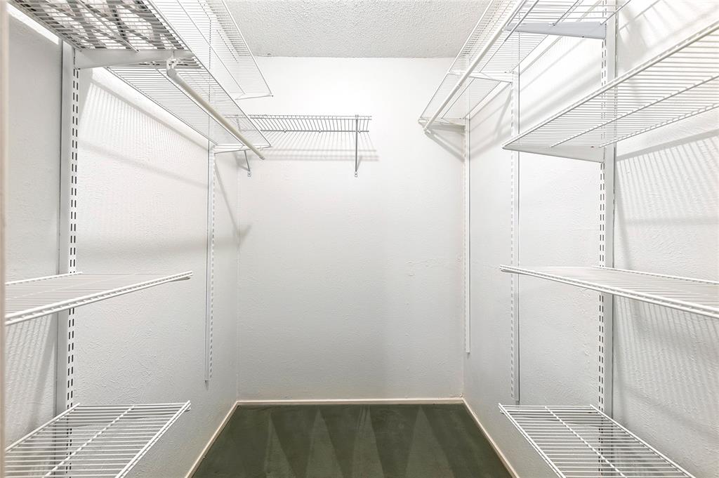 Preston Oaks Crossing Condos 01 & 02 - Residential Lease