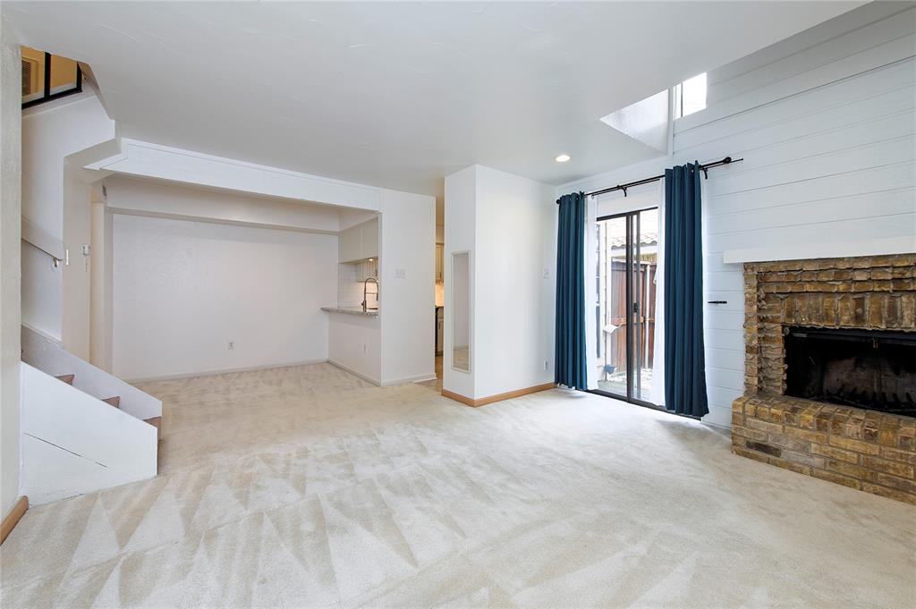 Preston Oaks Crossing Condos 01 & 02 - Residential Lease