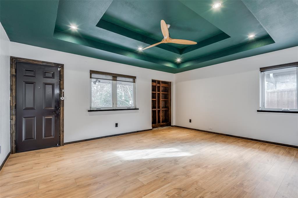 El Tivoli Place - Residential Lease