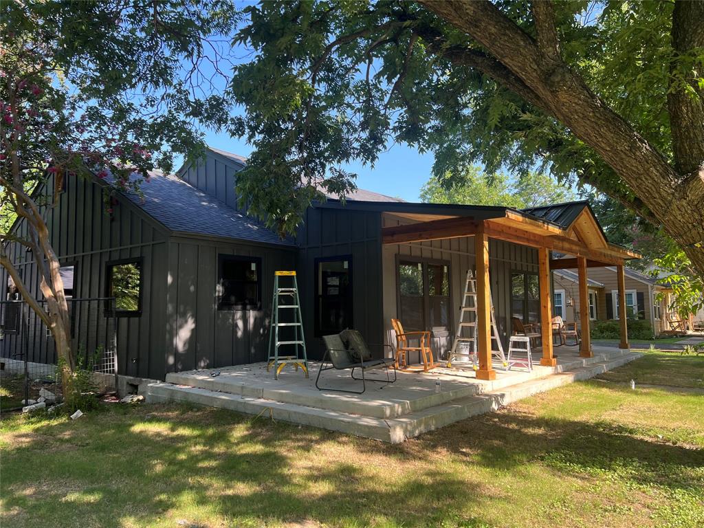 1605 S Houston Street