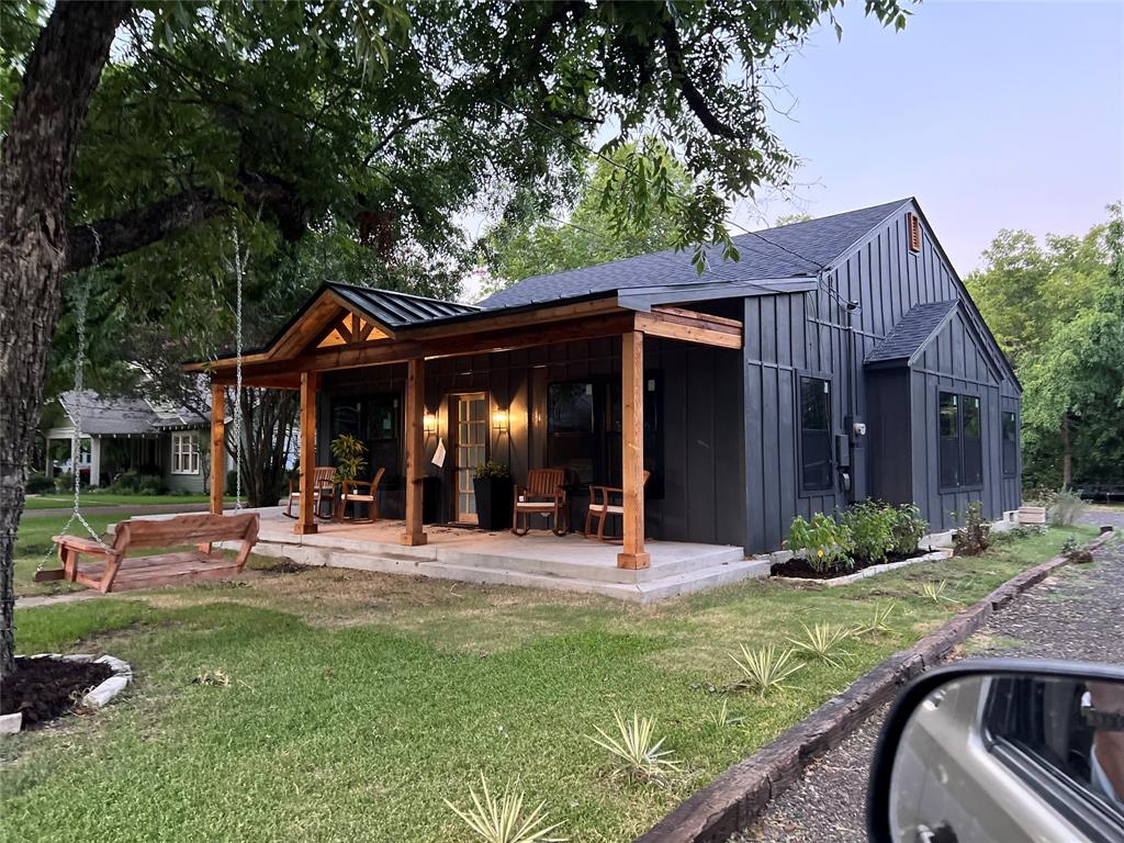 1605 S Houston Street