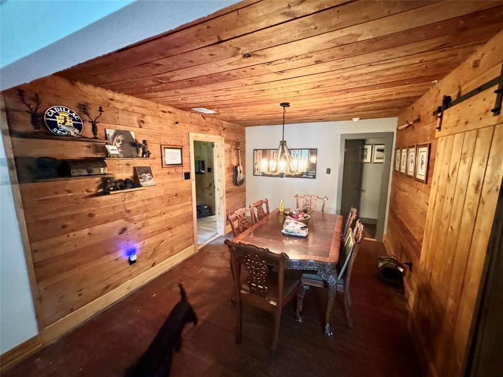 1605 S Houston Street