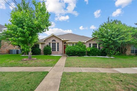 Photo of 2726 Crosslands Drive, Garland, TX 75040 (MLS # 21268190)
