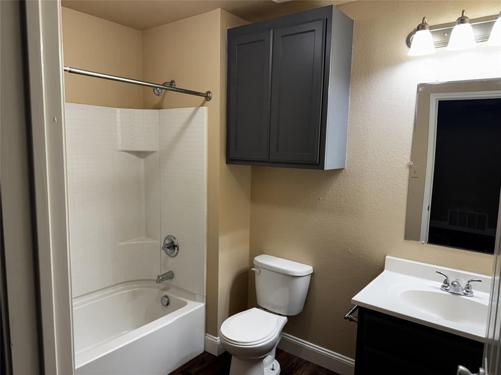 CHAMBERLAIN ARLINGTON HTS 2ND - Residential Lease