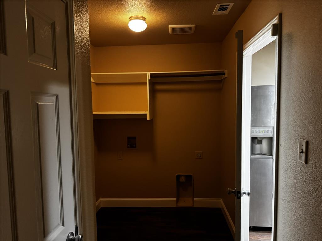 CHAMBERLAIN ARLINGTON HTS 2ND - Residential Lease