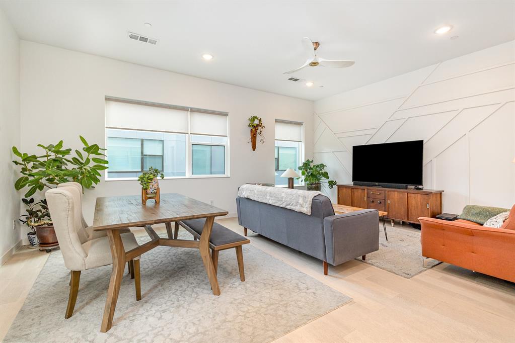 427 W 10th Street 803