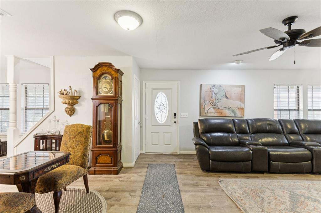 202 Blue Mound Road E
