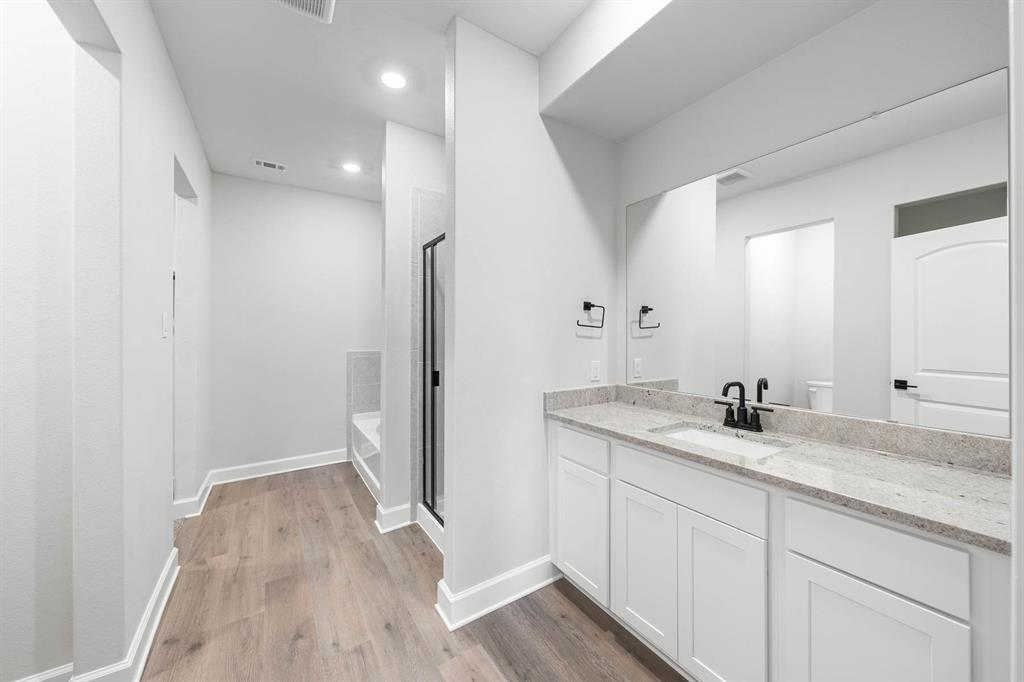 332 Live Oak Lane