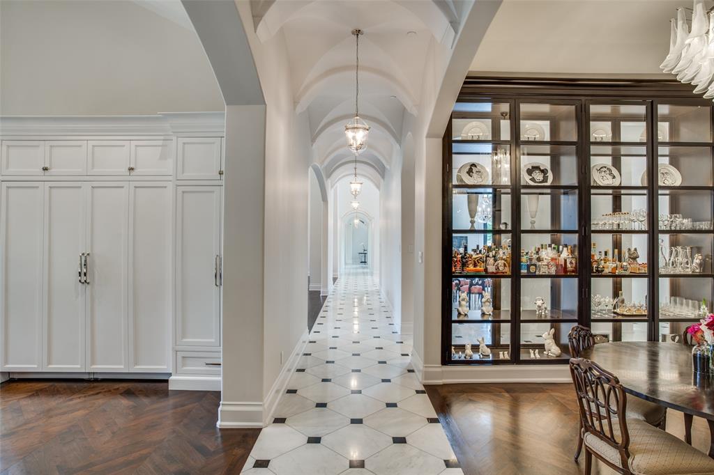 Venetian - Residential