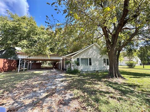 709 S Meigs Street Saint Jo TX 76265