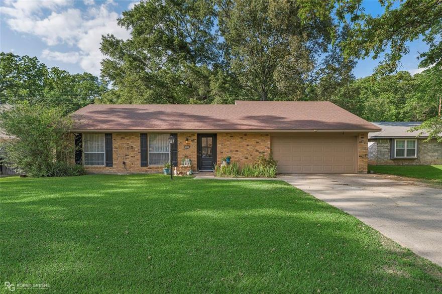 Nestled in the quiet, established Country Place subdivision, this fully renovated 3-bedroom, 2-bathroom home is the perfect blend of comfort and style. The interior has been thoughtfully updated from top to bottom, featuring fresh neutral paint, updated flooring, and modern fixtures that give the entire space a clean, bright feel. Every room feels like new, offering a truly move-in-ready experience in a community known for its charm. Residents here enjoy fantastic neighborhood perks, including a community pool, clubhouse, and stocked fishing ponds. Located in the highly-rated Haughton school district and just a short drive from Barksdale AFB, this home offers a wonderful opportunity to enjoy a refreshed space in a premier location.