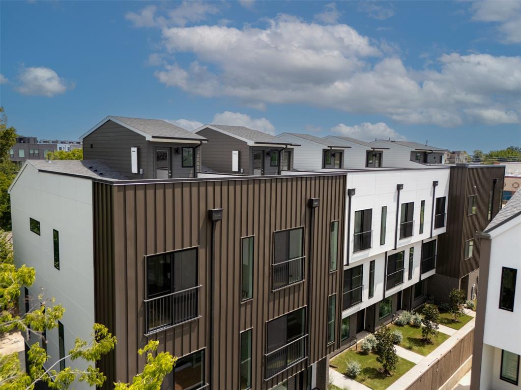 MIDTOWN HEIGHTS CONDOMINIUM - Residential Lease