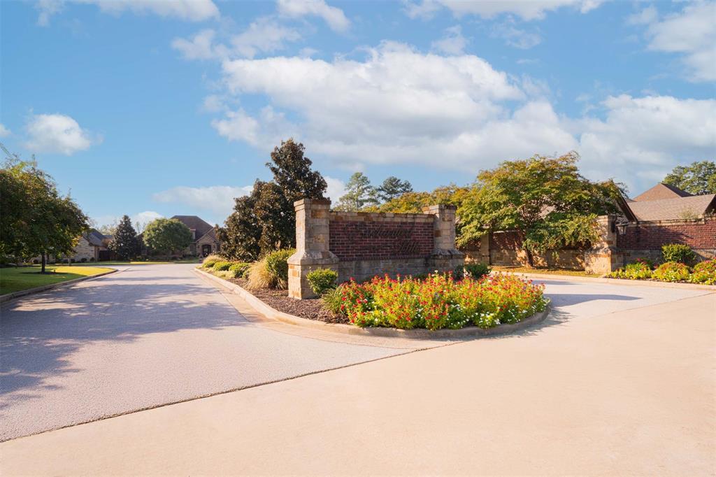 1107 Victoria Drive