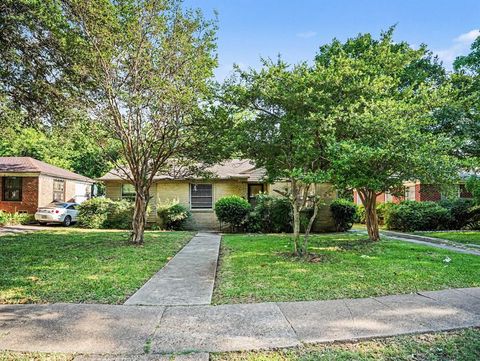 Photo of 5918 Overlook Drive, Dallas, TX 75227 (MLS # 21273977)