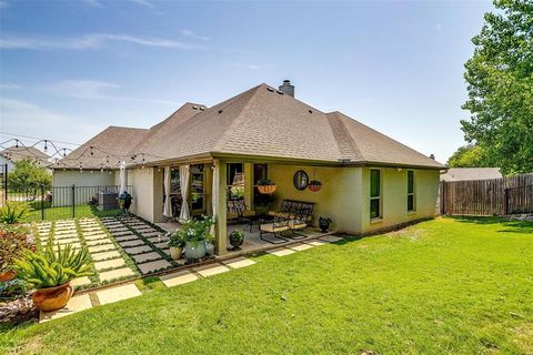 A home in Benbrook