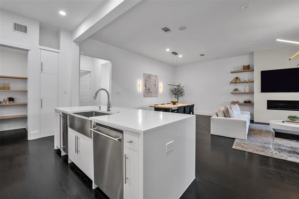 ICON AT LEGACY WEST ADDITION (CPL) BLK B, LOT 3 - Residential