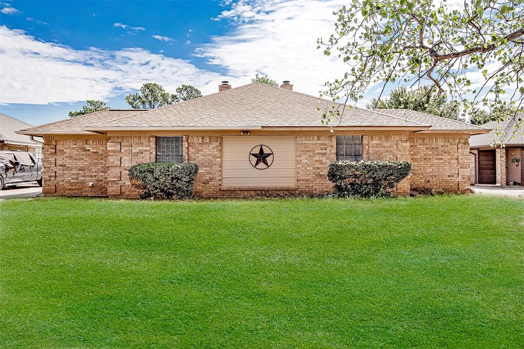 5211 Wild West Drive