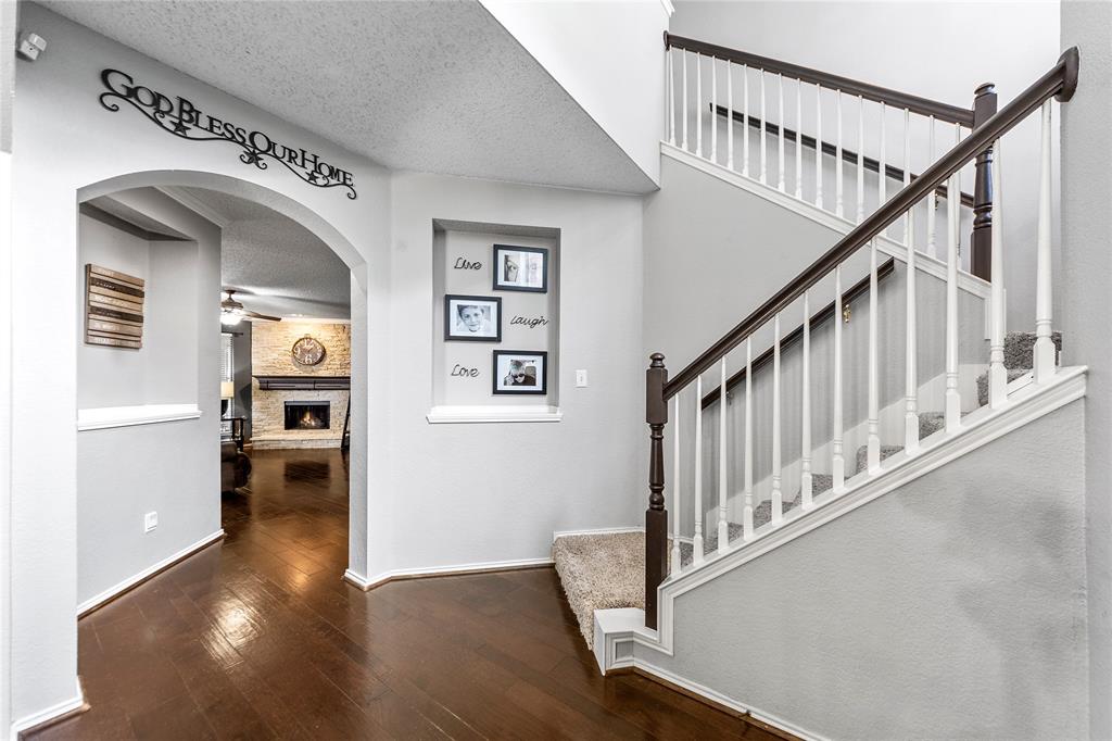 5904 Meadowcrest Lane