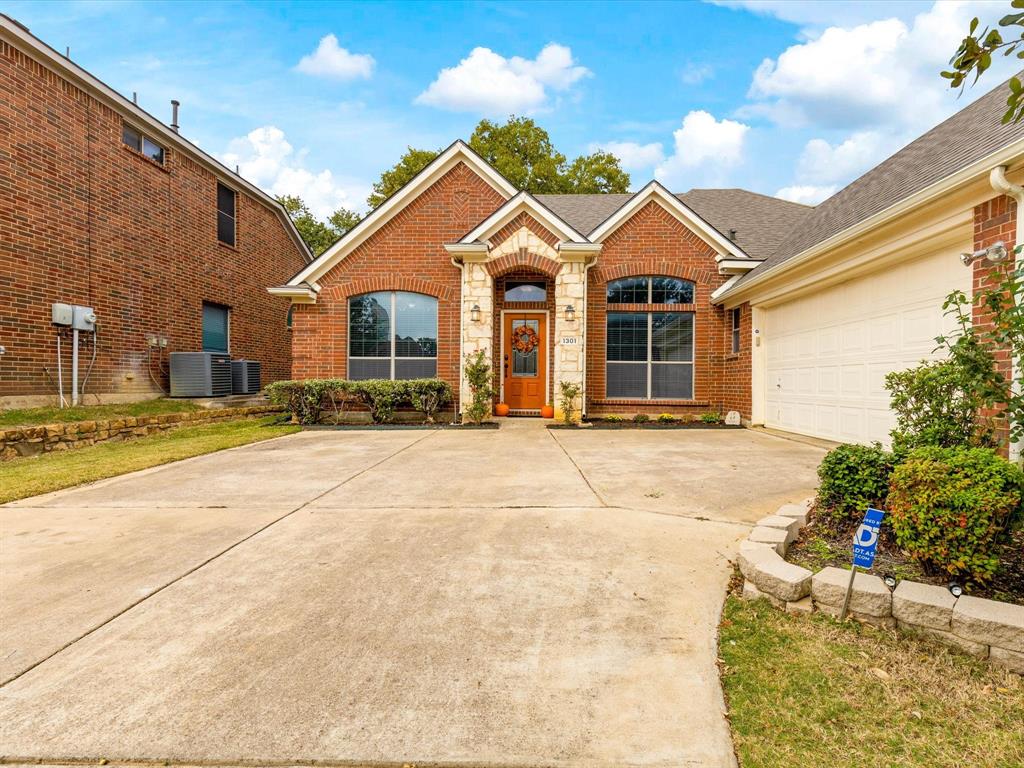 1301 Litchfield Lane