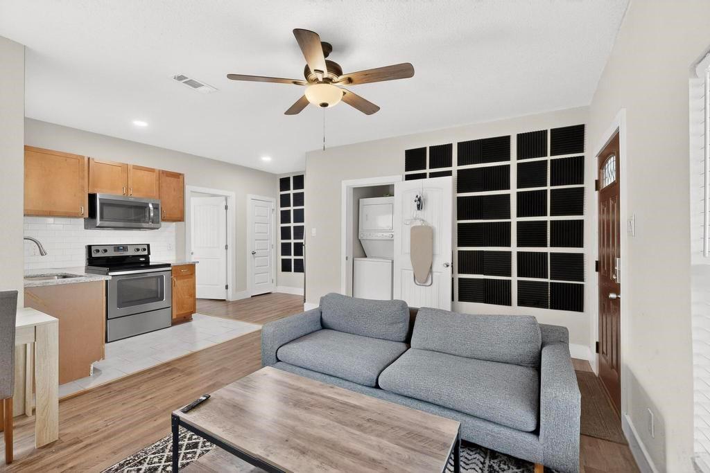 Dallas Land & Loan 03 - Residential