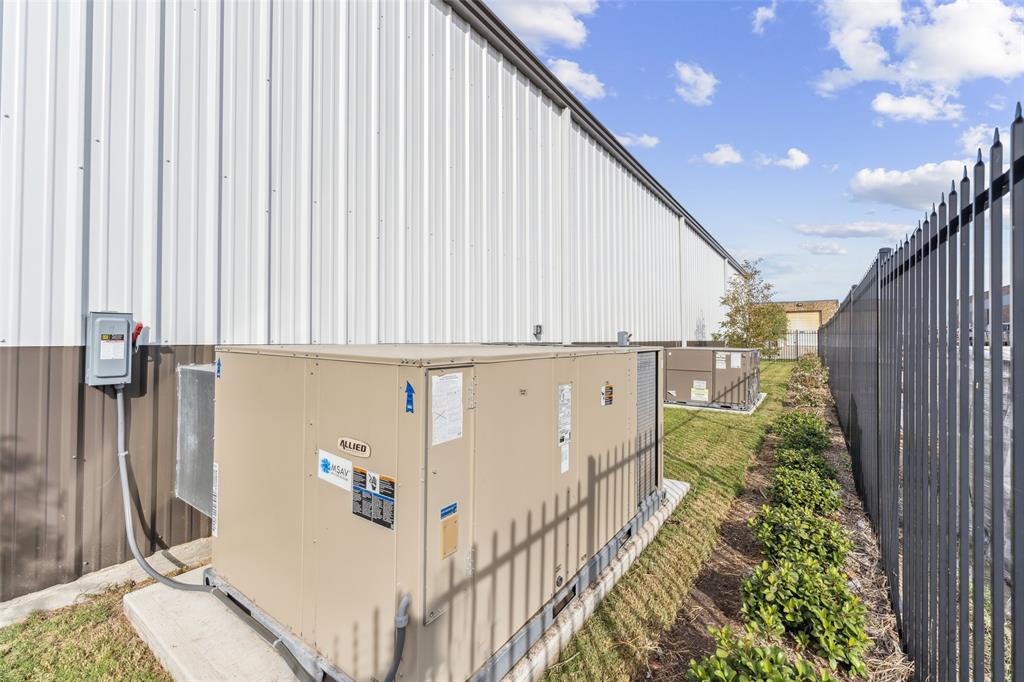 Toler Bus Park 02 - Commercial Sale