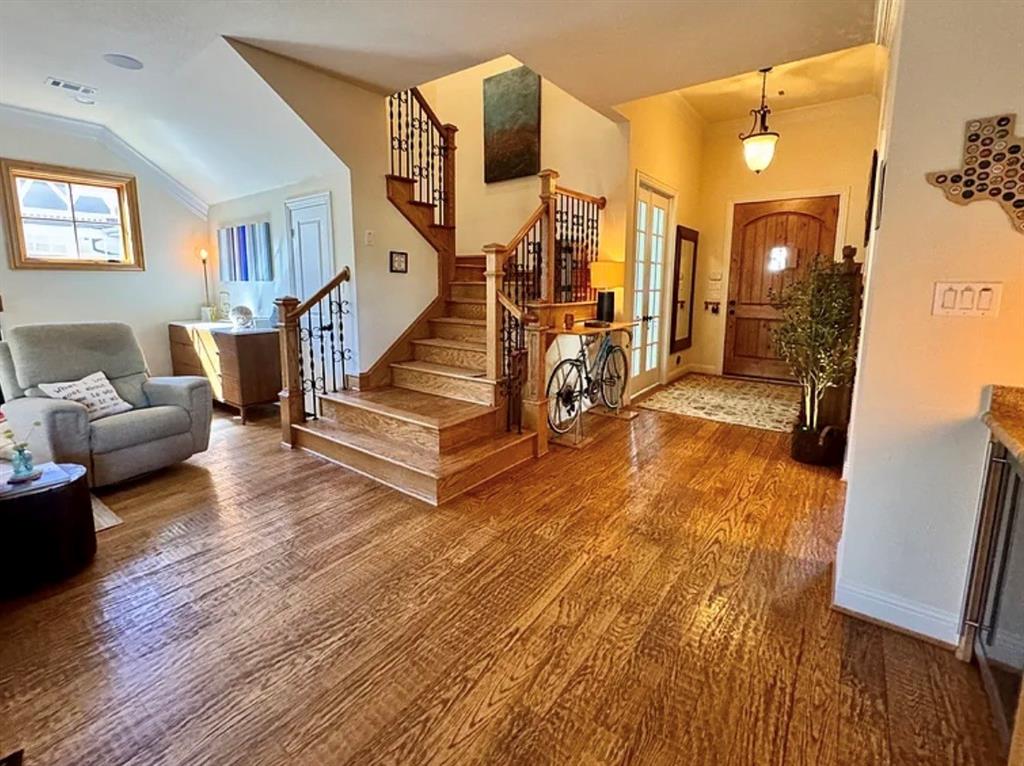 5820 Palo Pinto Avenue