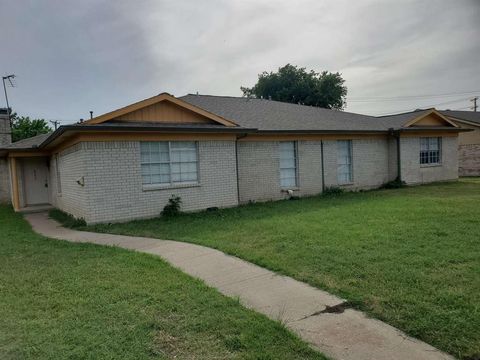 4323 Segura Court S Fort Worth TX 76132