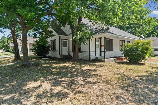 1410 SYCAMORE ST # 1, COMMERCE, TX 75428 - Image db19d14d33c5d99c3cda3bb7fb7a5622/585700097