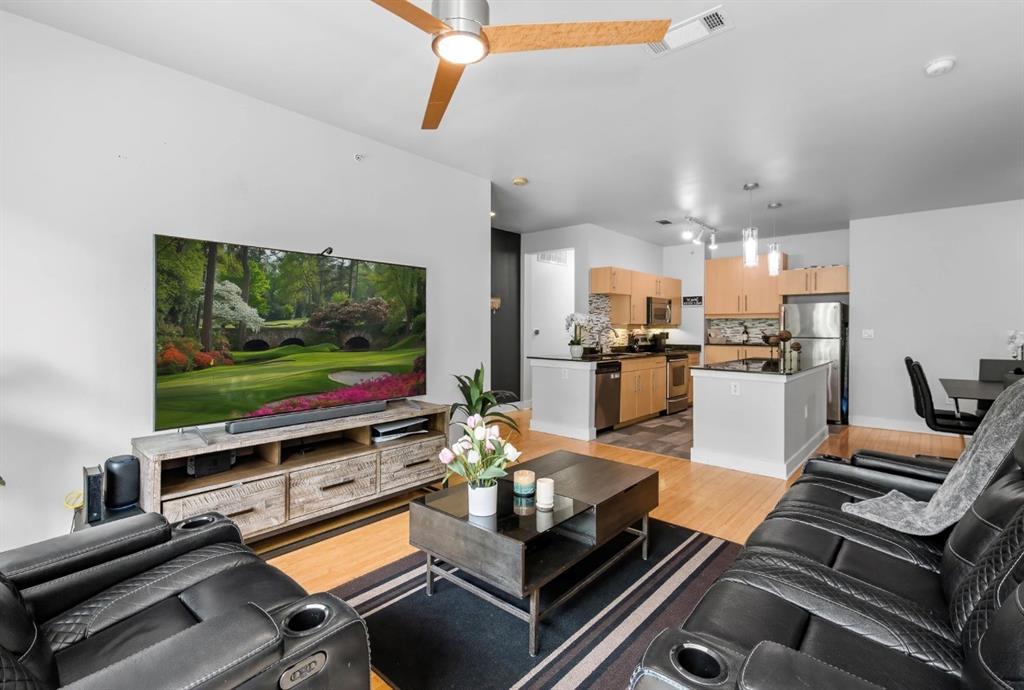 4414 Cedar Springs Road 209