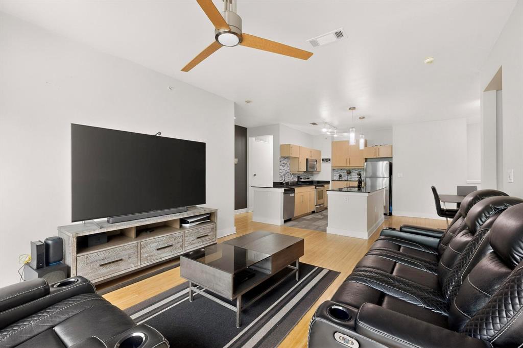 4414 Cedar Springs Road 209