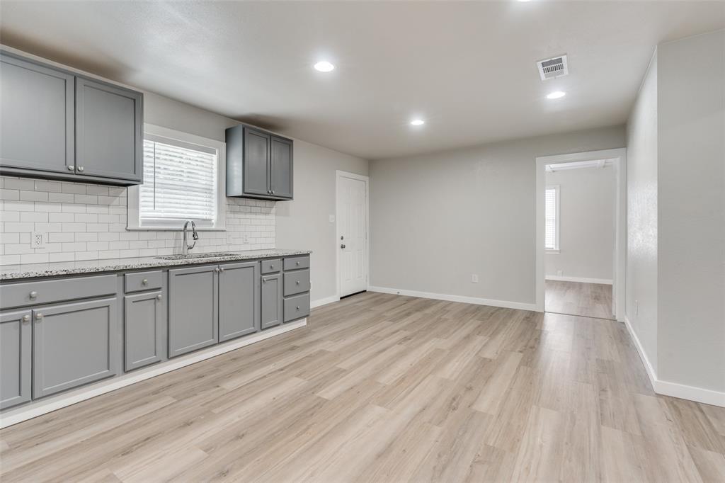 ELLIS C THOMAS - Residential Lease