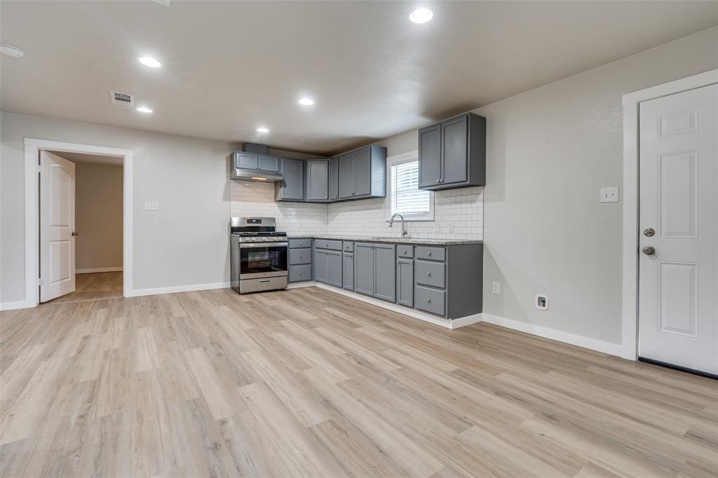 ELLIS C THOMAS - Residential Lease