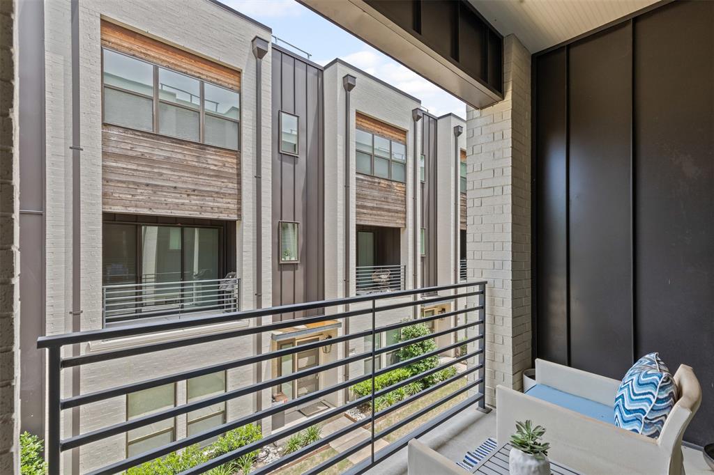 Merrimac Twnhms - Residential