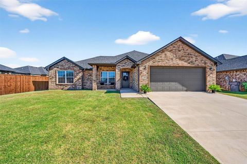 Photo of 111 Midway Meadows Street, Pottsboro, TX 75076 (MLS # 21093466)