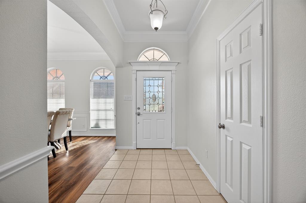 105 Canterbury Drive