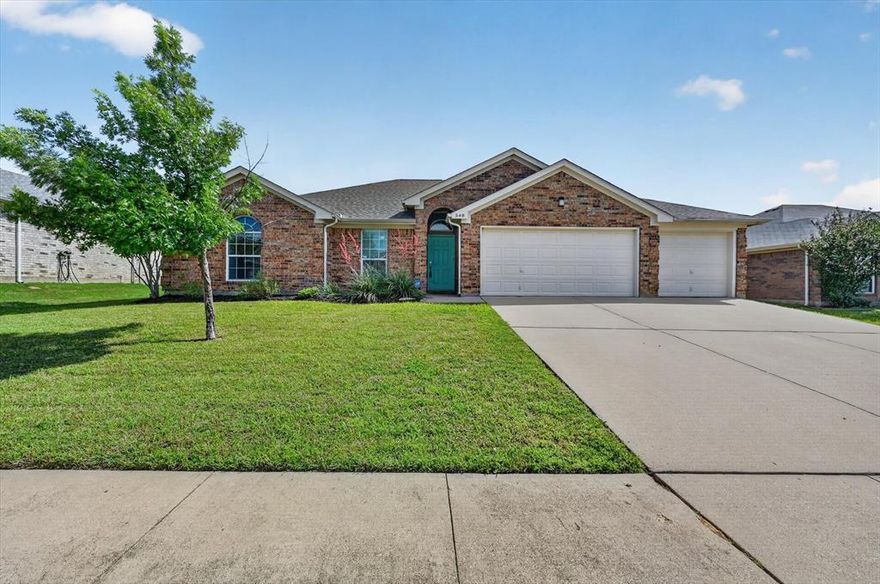 Beautiful move-in ready home in a perfect location close to schools, shopping, and an easy commute to Fort Worth! This well-maintained home offers 4 bedrooms, 2 full baths, and a functional open-concept layout designed for both everyday living and effortless entertaining.
Step inside to a spacious living area filled with natural light, featuring a cozy fireplace and easy-maintenance luxury vinyl flooring that flows throughout the main living spaces. The living room opens seamlessly to the kitchen and dining area, creating the perfect setup for gathering with family and friends.
The kitchen is truly a chef’s delight, complete with a movable island for added prep space and storage, abundant cabinetry, an eat-in breakfast area, and plenty of windows that bring in great natural light. Whether you’re hosting or enjoying a quiet night at home, this space is both inviting and practical.
The private primary suite is generously sized and offers a relaxing retreat with an ensuite bath featuring a soaking tub, separate shower, dual sinks, and a large walk-in closet. Three additional bedrooms are thoughtfully positioned in a split floor plan, providing flexibility for guests, a home office, or hobbies, along with a conveniently located full bath.
Step outside to a good-sized backyard with a wood privacy fence—perfect for a future pool, swing set, pets, or weekend BBQs. With its combination of comfort, space, and location, this home is an incredible opportunity you won’t want to miss!