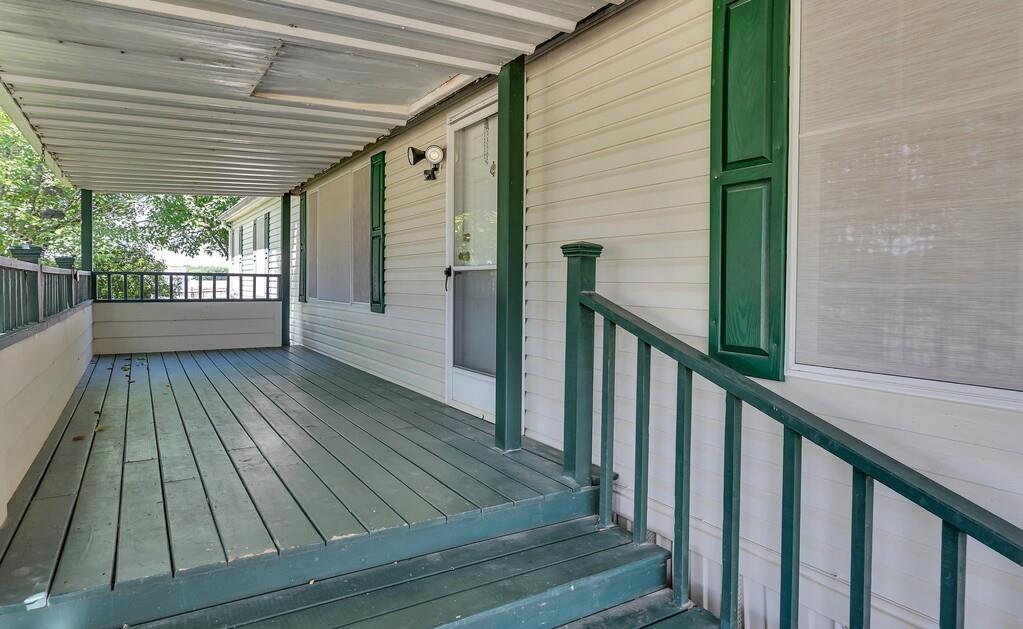 652 Middle Windsor Road