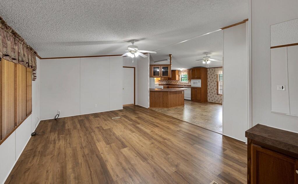 652 Middle Windsor Road