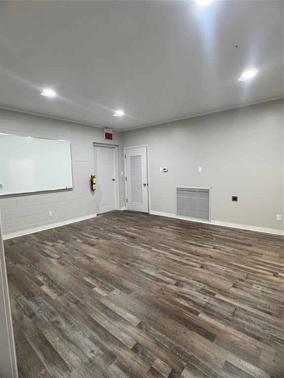 Photo of 300 N Washington Street, Kaufman, TX 75142 (MLS # 21320531)