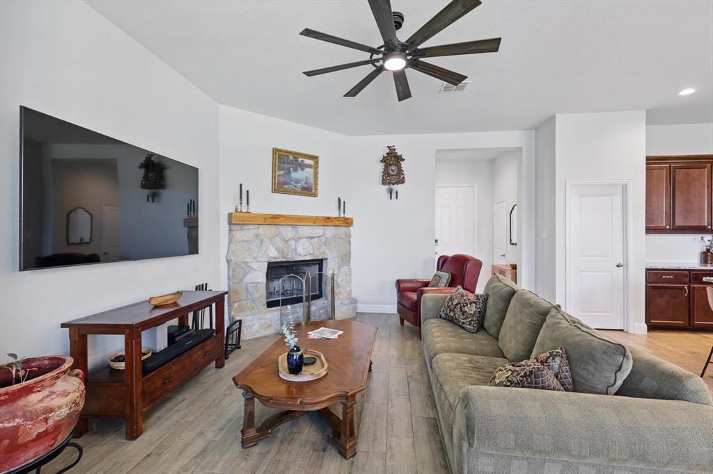 1607 Wagon Wheel Way