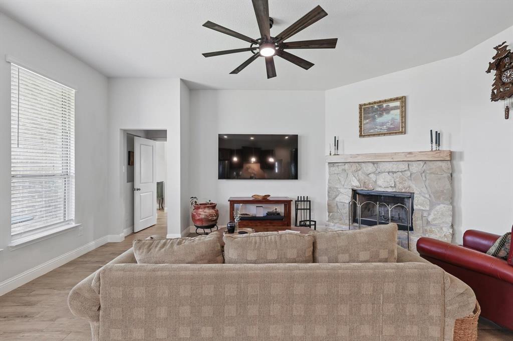 1607 Wagon Wheel Way