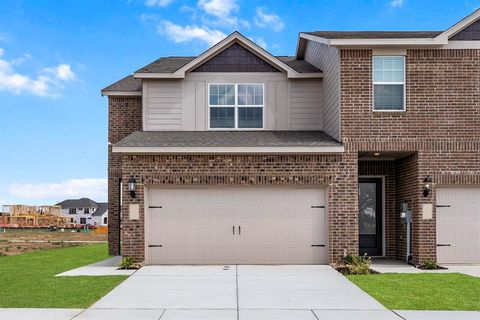 Photo of 736 Carson Lane, Pilot Point, TX 76258 (MLS # 21096218) Photo of 736 Carson Lane, Pilot Point, TX 76258 (MLS # 21096218)