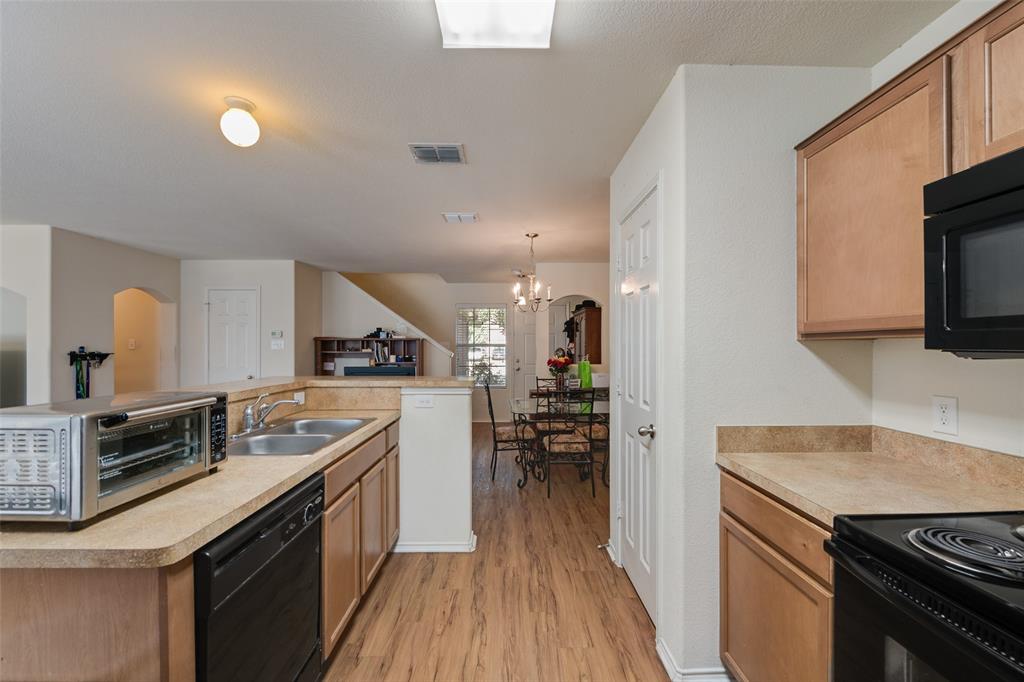 Villages Of Chisholm Ridge Th - Residential Lease